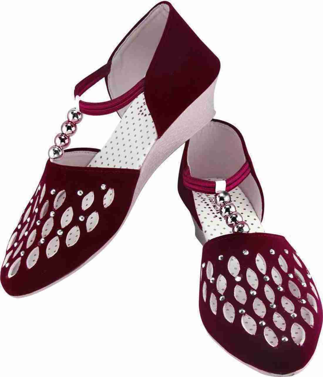 Velozi Latest Trendy Women Juttis & Mojaris
